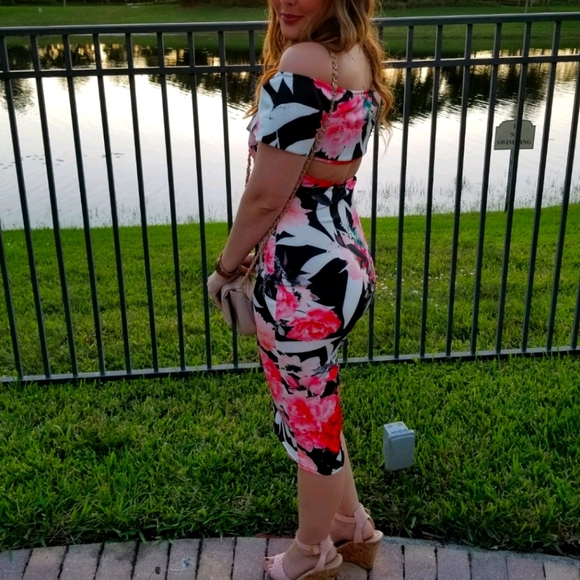 None Dresses & Skirts - Floral body con dress